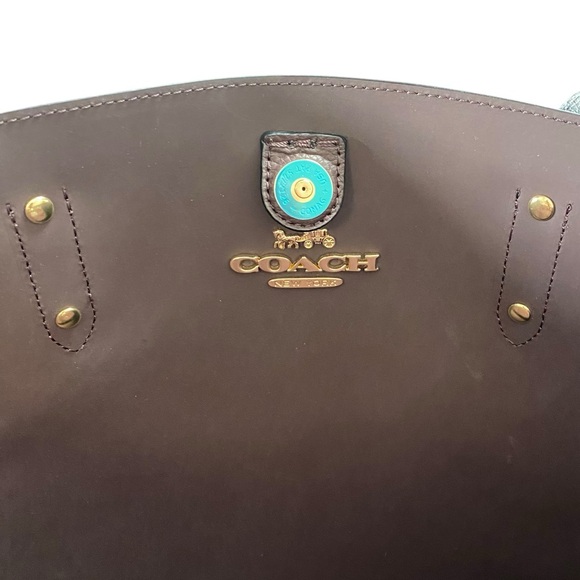 Coach Town Tote - Picture 8 of 11